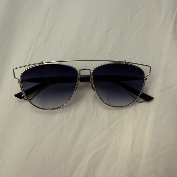 Share Christian Dior Sunglasses - Dior Technologic (blue gradient lenses) - Picture 1 of 4